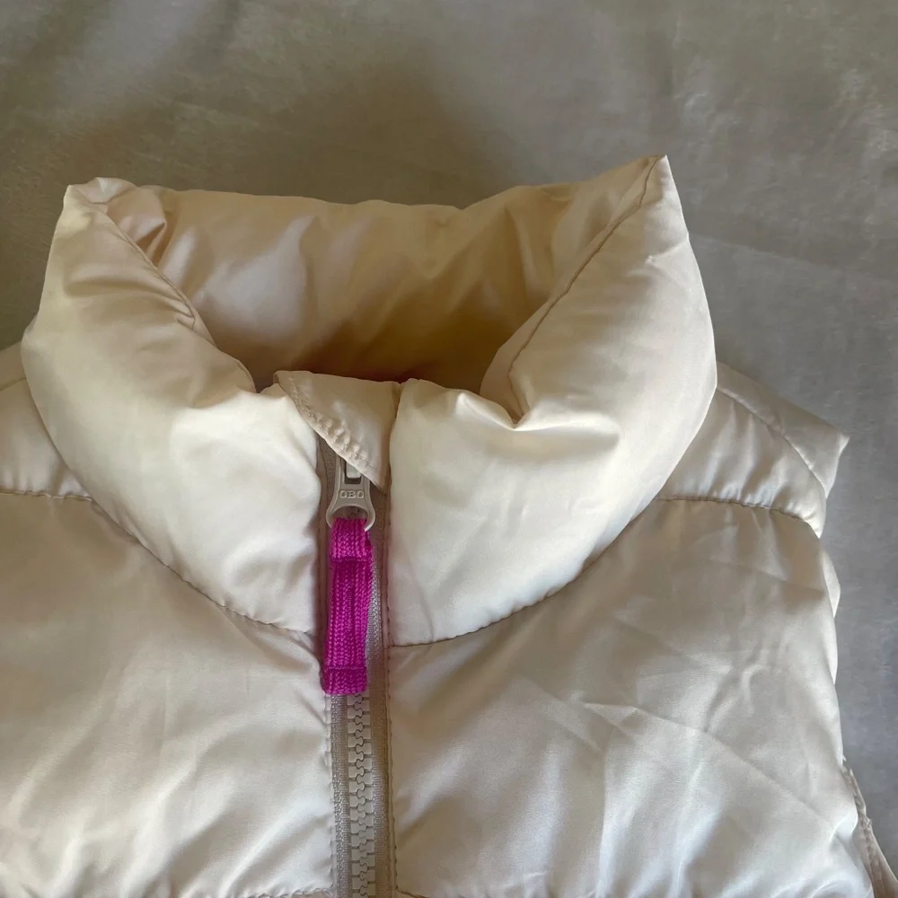 Old Navy Girls Frost Free Puffer‎ Vest Size M/8 Color Cream